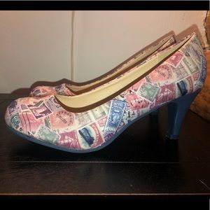 T.U.K. Postage Stamp Heels Size 8